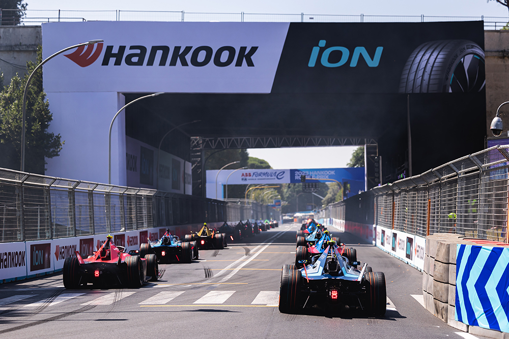 De_vuelta_a_la_pista_Hankook_y_la_Fórmula_E_inician_la_temporada_10_con_el_test_oficial_en_Valencia